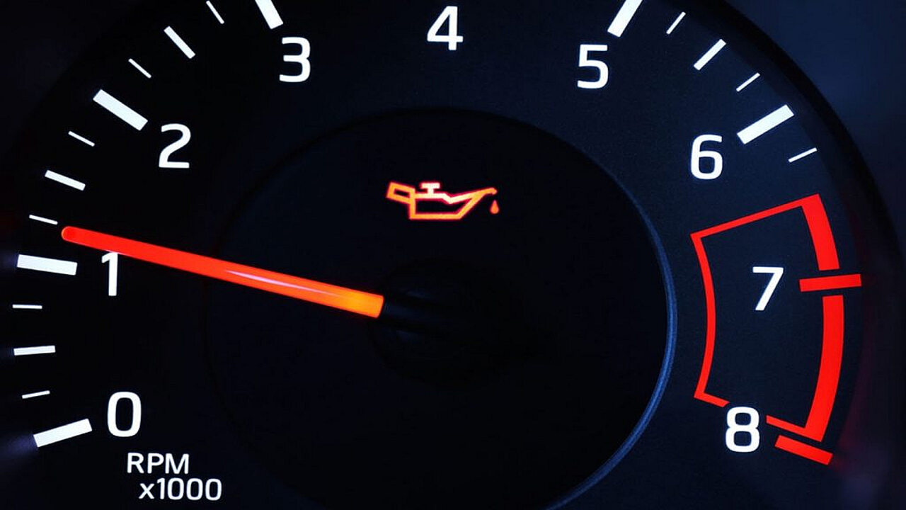 Common Signs Of Low Engine Oil Level