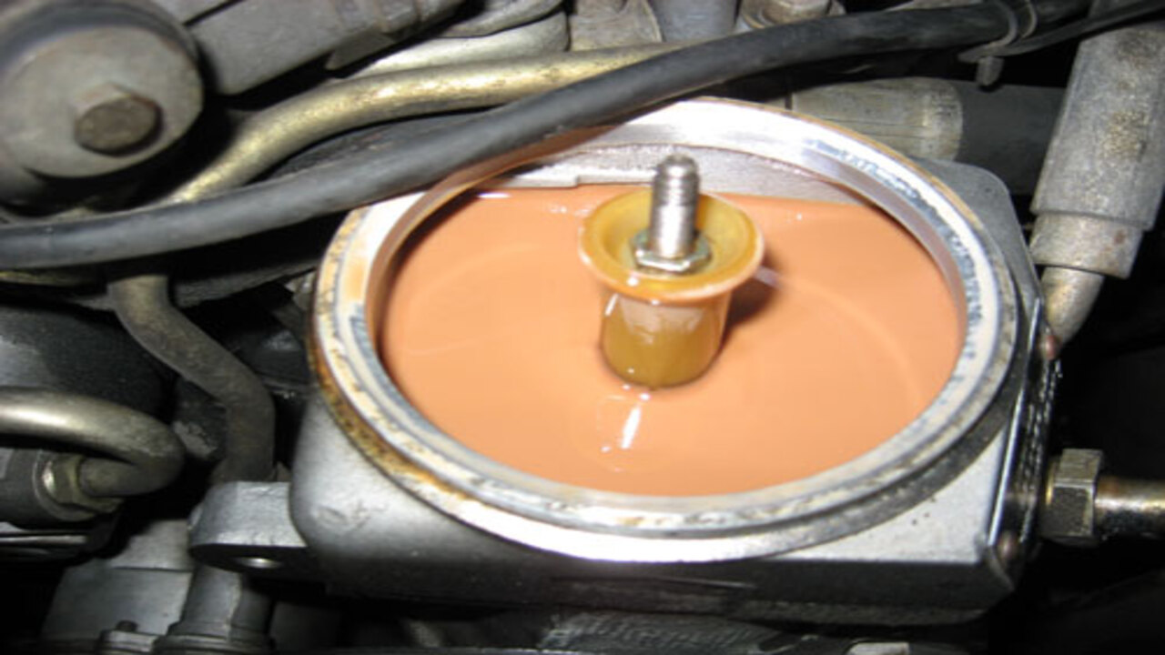 5 Reasons with Solutions For Milky Power Steering Fluid